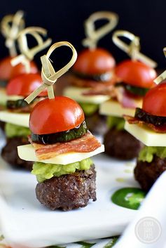 Bacon Jalapeno Guacamole Cheeseburger Bites with Chipotle Mayo