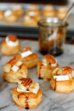 Baked Brie, Pear & Pecan Bites