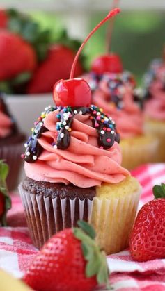 Banana Split Cupcakes