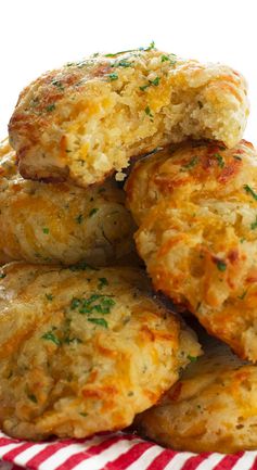 Buttermilk Cheddar Bay Biscuits