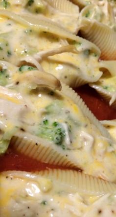 Chicken Broccoli Alfredo Stuffed Shells