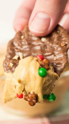 Christmas Dessert Dip Platter with Chocolate Wavy Lay's