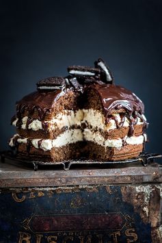 Cookies and Cream Layer Cake with White Chocolate Filling