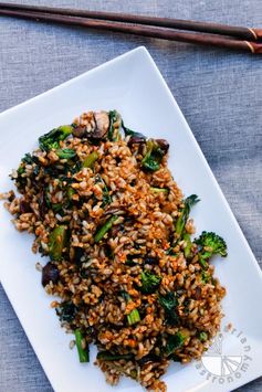 Crispy Garlic Fried Brown Rice w/Kale (vegan, gluten-free