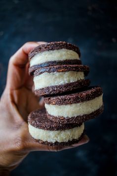 Double-Stuffed Raw Vegan Oreos