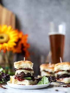 Espresso Rubbed Brunch Sliders with Vanilla Bacon