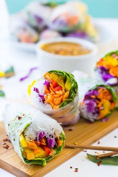 Fresh Spring Rolls with Peanut Ginger Sauce