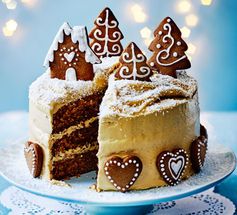 Gingerbread cake with caramel biscuit icing