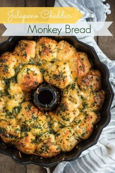 Jalapeno Cheddar Cream Cheese Stuffed Monkey Bread