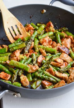 Lemony chicken stir fry with asparagus