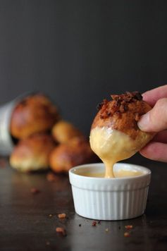 Macaroni Cheese Pretzel Bites with Bacon