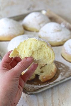 Mallorca Bread: Soft Puerto Rican Sweet Bread Rolls