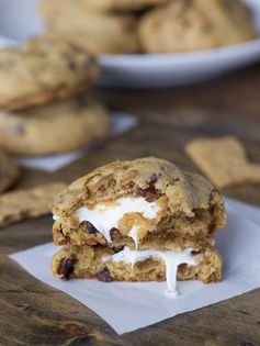 Marshmallow-Stuffed S'mores Cookies