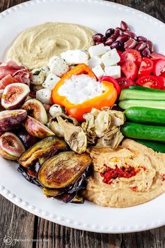 Mezze: How to Build the perfect Mediterranean Party Platter