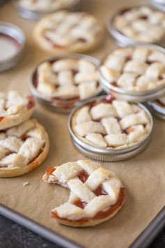 Mini Mason Jar Lid Strawberry Pies