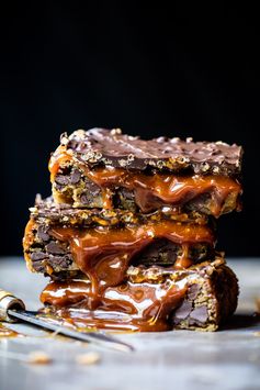 Mocha Caramel Crunch Chocolate Chip Cookie Bars