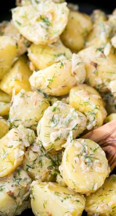 New Potatoes in a Garlic Cream Sauce