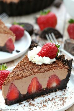 No-bake strawberry chocolate pie