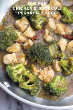 One Pan Chicken and Broccoli in Garlic Sauce