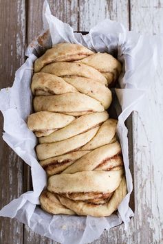 Overnight Pull-Apart Brioche Cinnamon Roll Bread