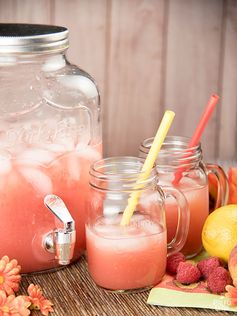 Peach And Raspberry Lemonade
