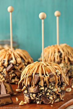 Peanut Butter Caramel Apples With Chocolate and Peanut Butter Cups