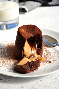 Peanut Butter Chocolate Molten Lava Cake