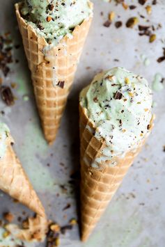 Pistachio and Dark Chocolate Chunk Ice Cream