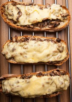 Polish Zapiekanka/Mushroom Toast - The