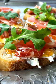 Prosciutto Goat Cheese Crostini