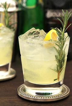 Rosemary and Gin Sparkling Lemonade