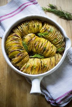 Rosemary Garlic Hasselback Potatoes