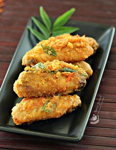 Salted Egg Yolk Wings 咸蛋黄鸡翅