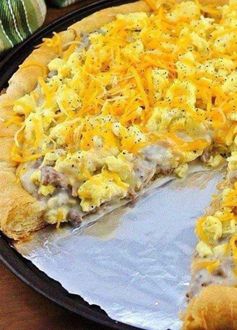 Sausage Gravy Breakfast Pizza