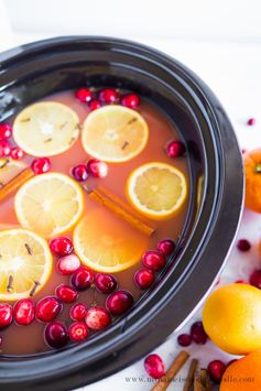 Slow Cooker Holiday Wassail