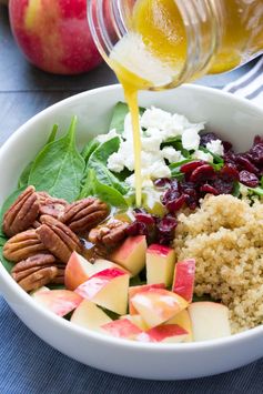 Spinach and Quinoa Salad with Apple and Pecans