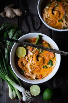 THAI COCONUT CURRY NOODLE SOUP (Khao Soi