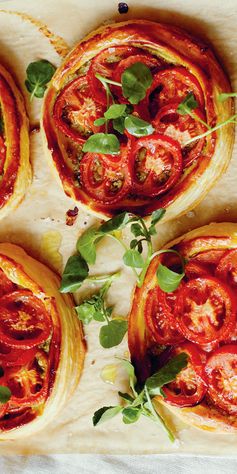 Tomato and pesto tarts