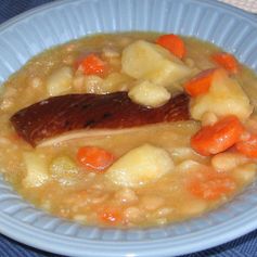 Traditional Serbian White Bean Soup (Pasulj