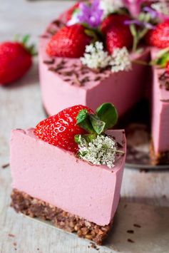 Vegan strawberry cheesecake (oil-free