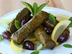 Vegetarian Grape Leaves (Dolmades