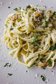 Walnut, Parsley and Parmesan Linguine