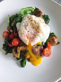 21 Day Fix: Poached Eggs over Chicken Sausage with Mushrooms, Spinach and Tomatoes