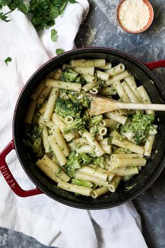 30 Minute Skinny Alfredo Ziti with Broccoli