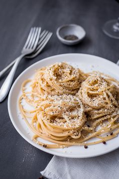 4 Ingredient Cacio e Pepe Spaghetti