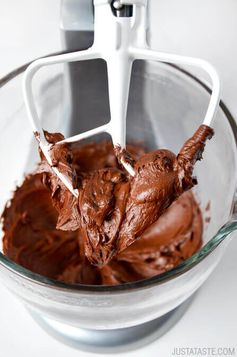 5-Minute Chocolate Buttercream Frosting