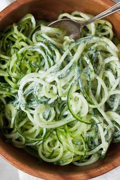 5-Minuten Gurken-Spaghetti mit Joghurt, Zitrone und Dill