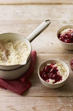 Almond rice pudding and cherry compôte