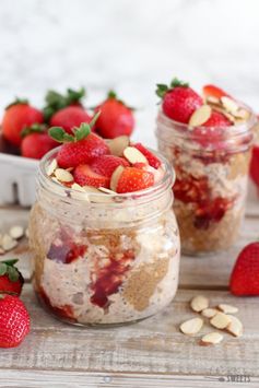 Almond Strawberry Overnight Oats