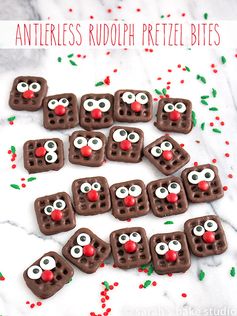 Antlerless Rudolph Pretzel Bites